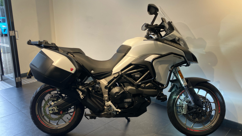 Ducati Multistrada 950 - Red